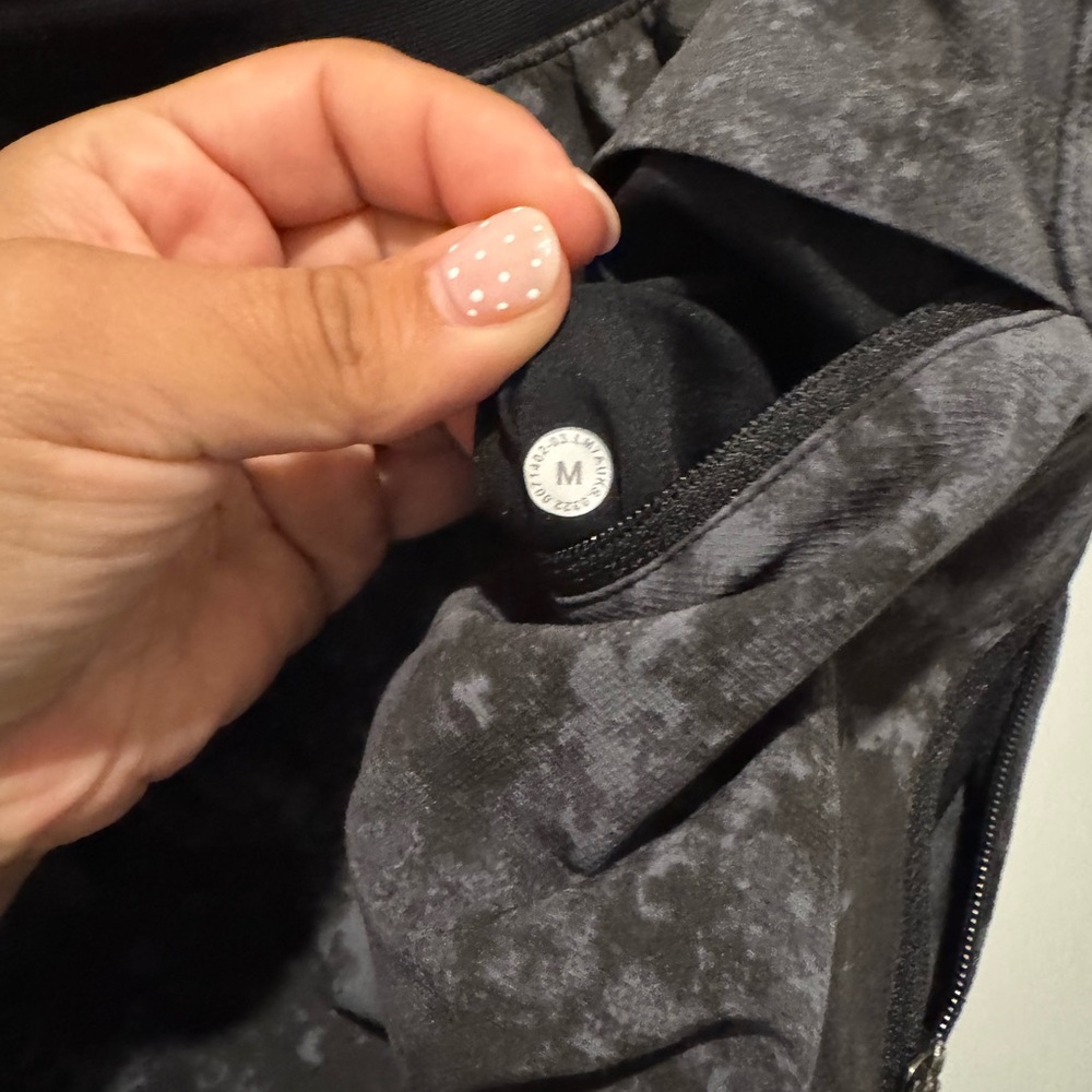 Lululemon Men's License to Train Linerless Shorts - Picture 5 of 5